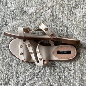 Comfy flat with unique design new in box